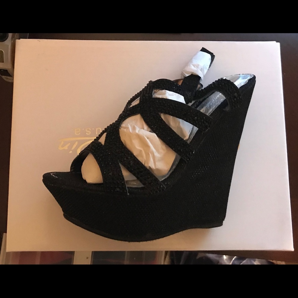 Sequin wedges